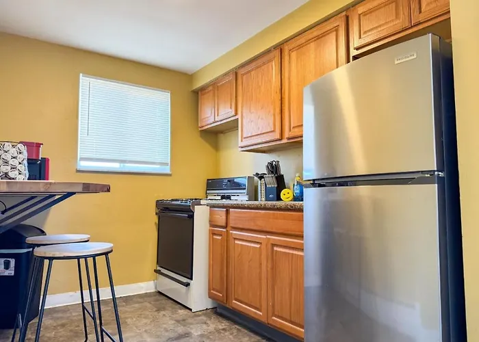 Sleeps 8 2 Full 5 Beds Parking Wifi Apartment *